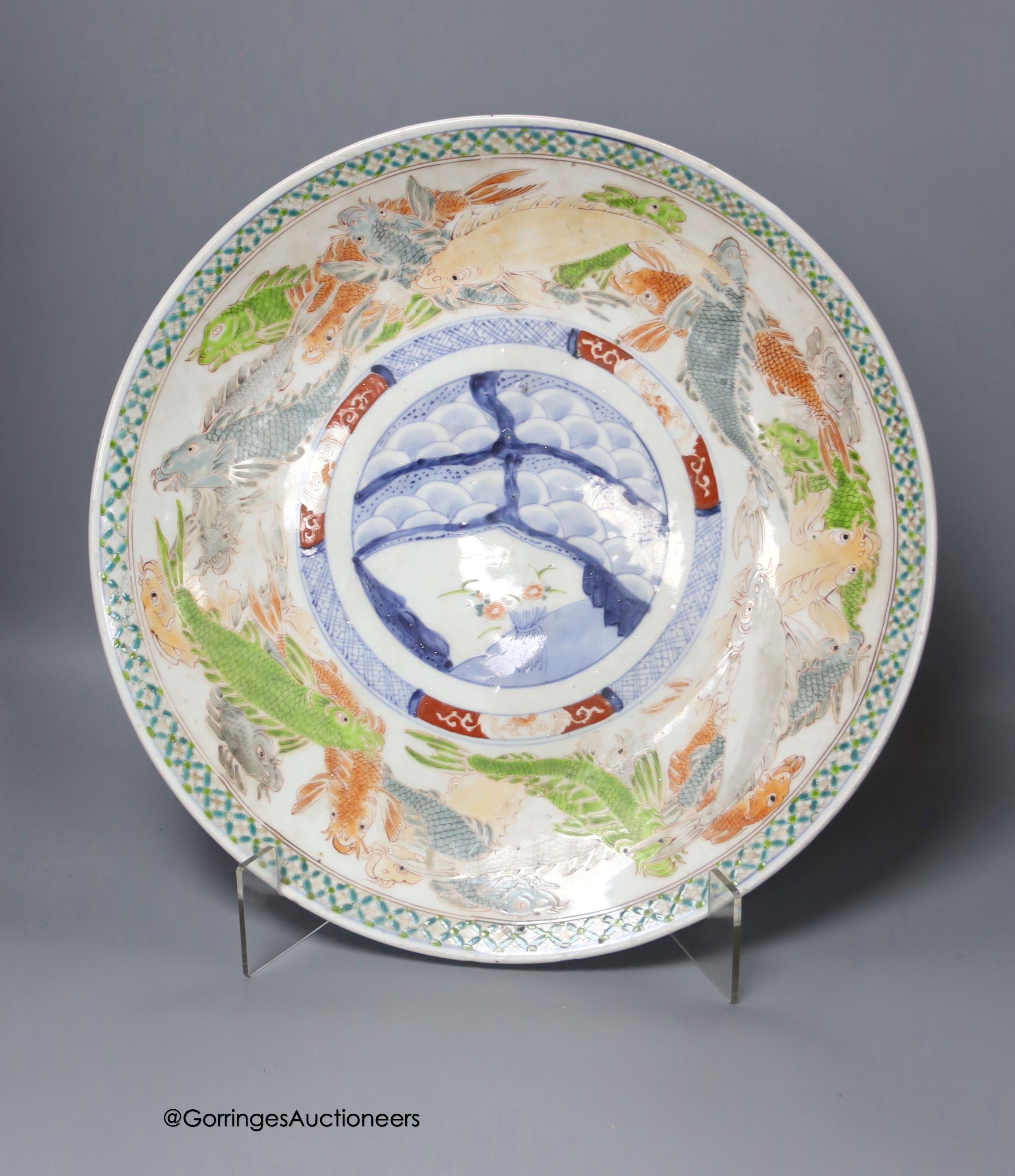 A 19th century Japanese Imari charger, Dia 40cm